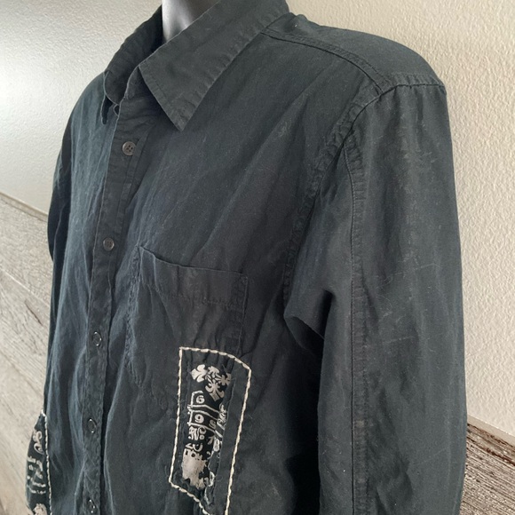 Guess men’s button down shirt size Large (Q1) - Picture 2 of 7